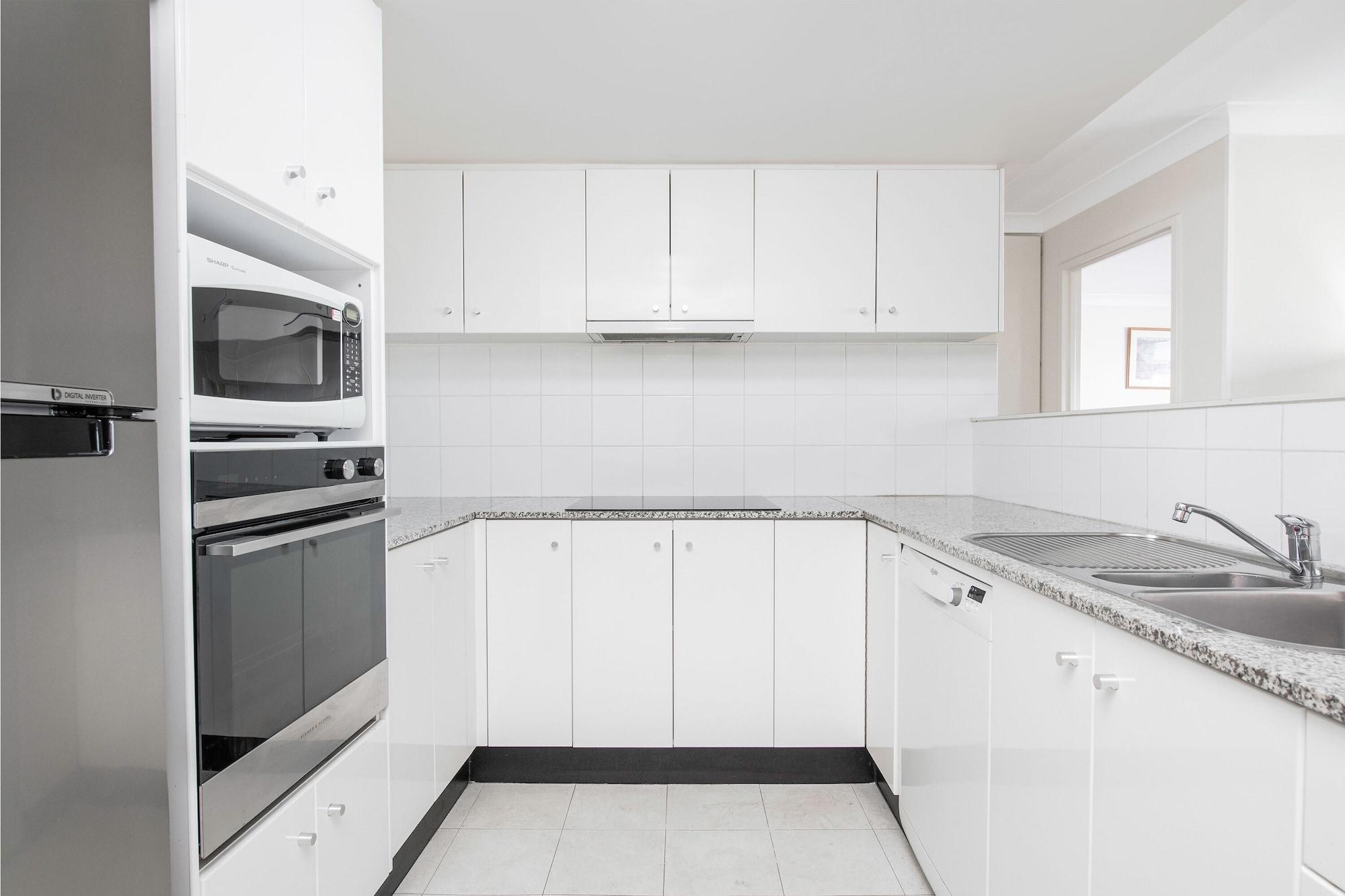 Breakfree Capital Tower Apartments Canberra Exterior photo