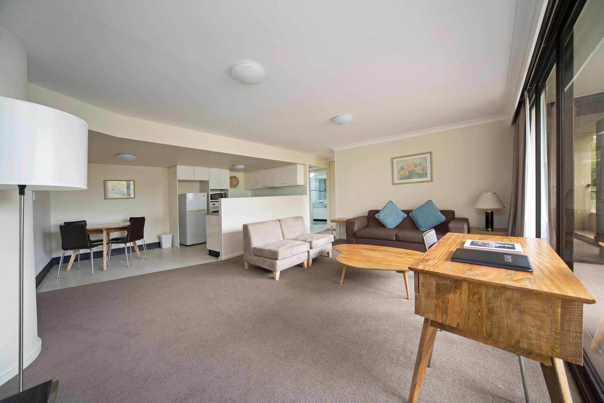 Breakfree Capital Tower Apartments Canberra Exterior photo